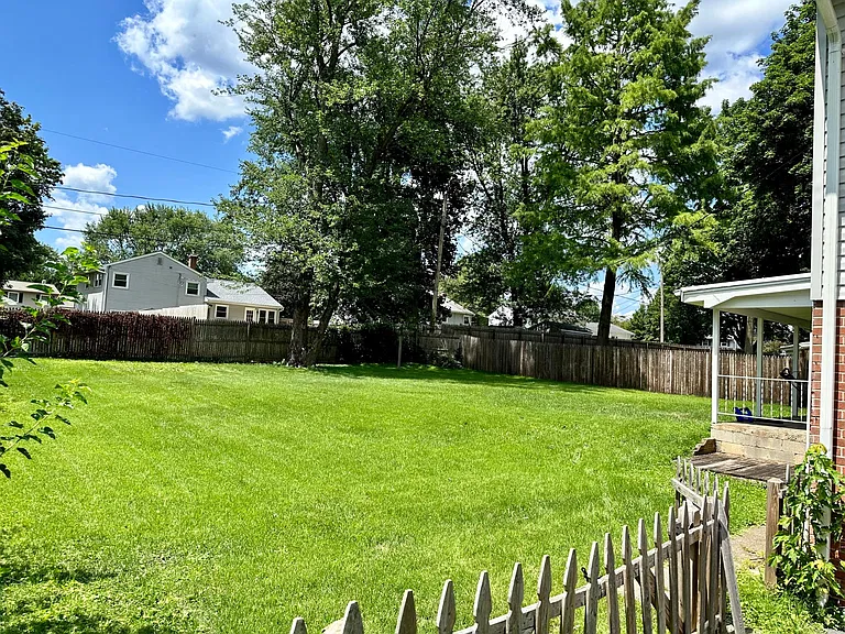 1942 Crooked Oak Dr — Photo 4