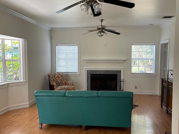 Living room looking in from kitchen