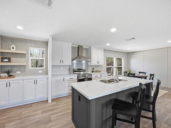 5th image of 662 Country Pond