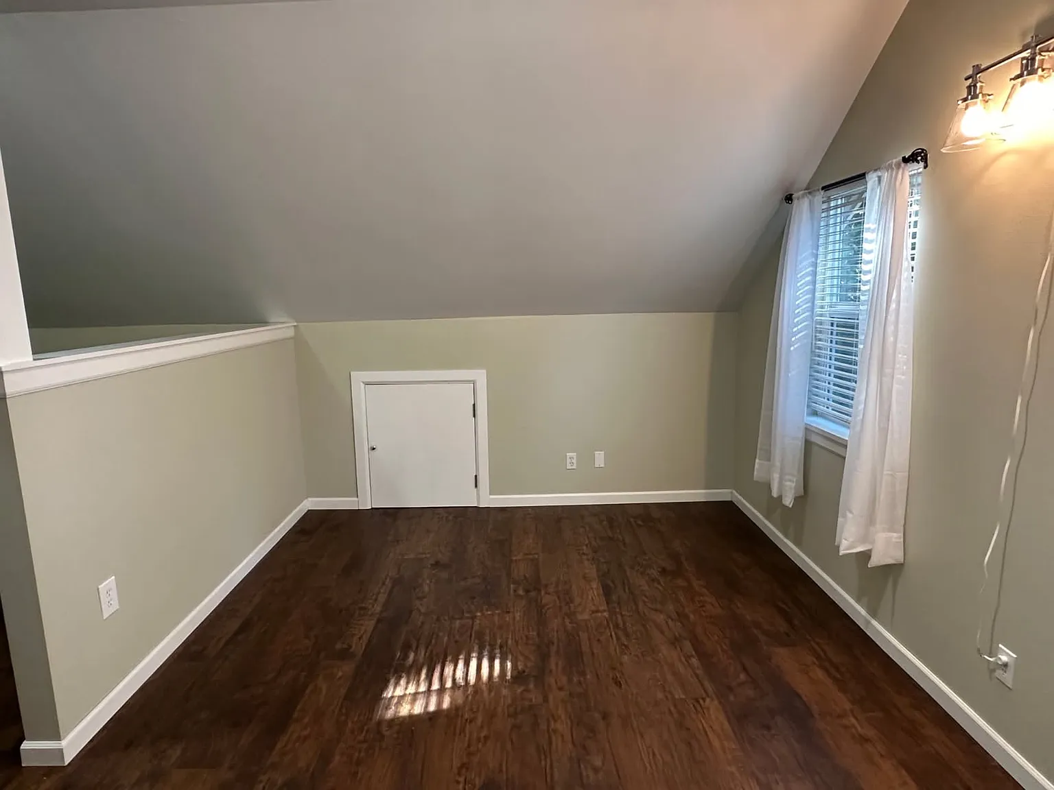 Studio, 650 sqft, $1,875 — Photo 4