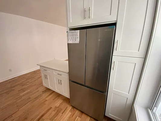 Rented by Premier Metro Realty Corp | media 14