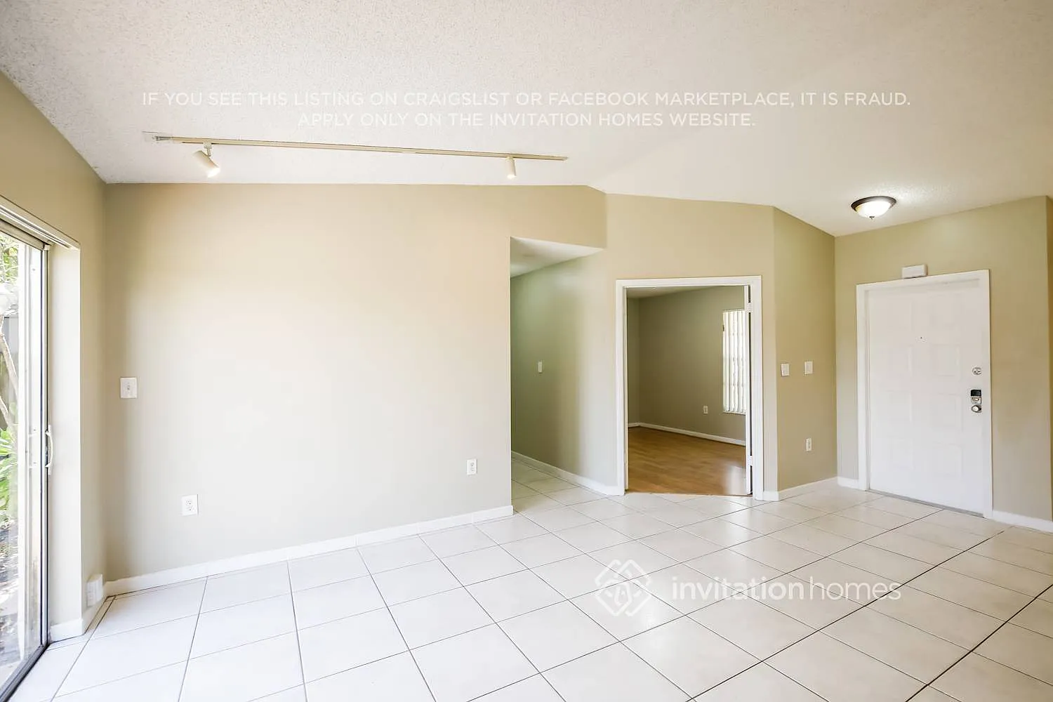 19226 NW 82nd Circle Ct Hialeah, FL 33015 — Photo 4