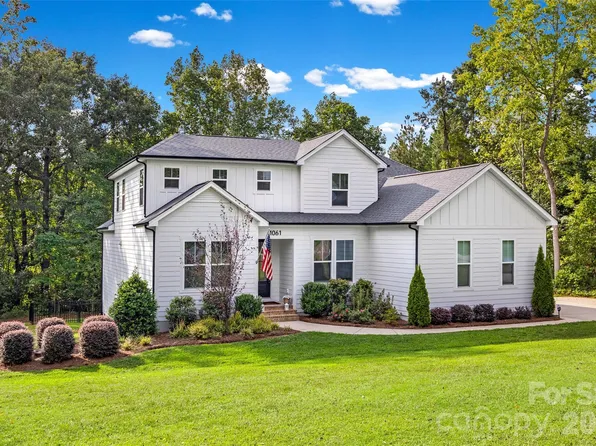 1061 Kendrick Rd, Clover, SC 29710
