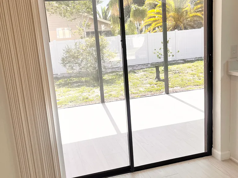 2420 Briar Oak Cir — Photo 34
