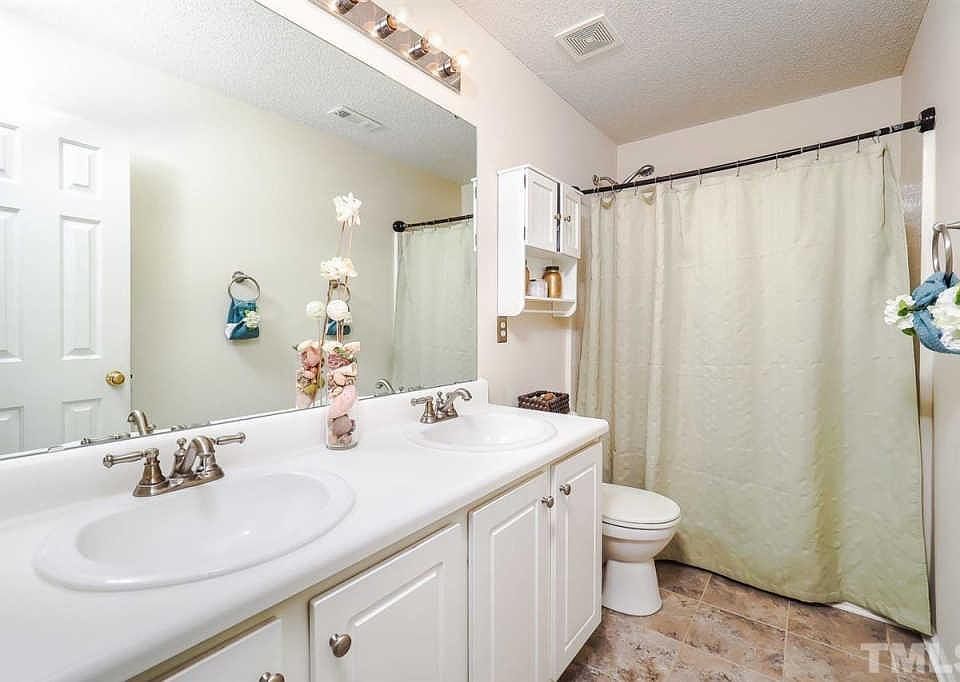 1st image of 3004 Knottsberry Way
