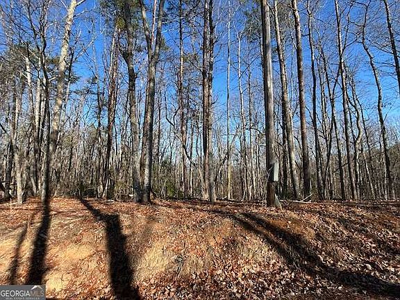 4th image of 440 Ridge Rd