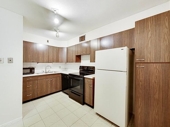 3rd image of 1567 Ridge Ave APT 406