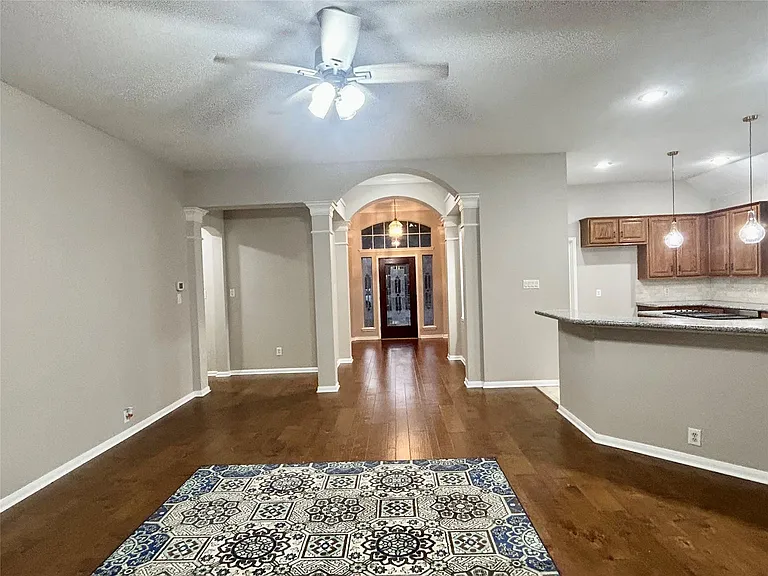 16807 Laguna Springs Dr — Photo 14