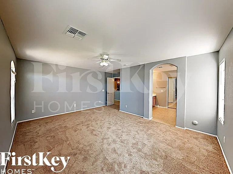2430 W Via Dona Rd — Photo 8