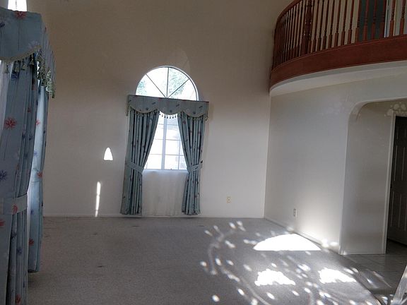 4th image of 3732 Strang Ave