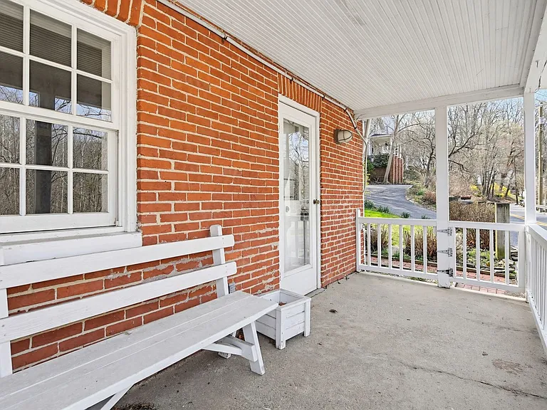 947 Oella Ave — Photo 16