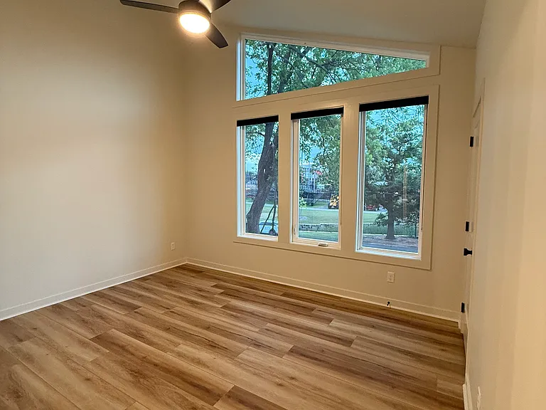 711 N Duck St — Photo 10