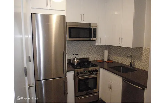 Rented by Douglas Elliman | media 3