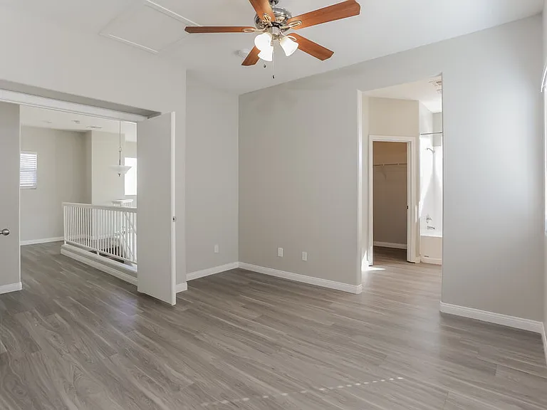 10413 Sloping Hill Ave — Photo 9