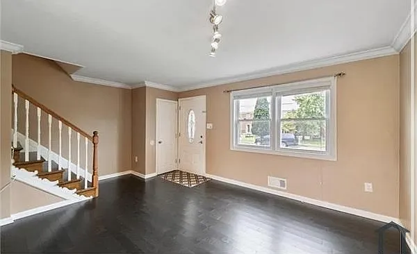 1541 Nicolay Way — Photo 3