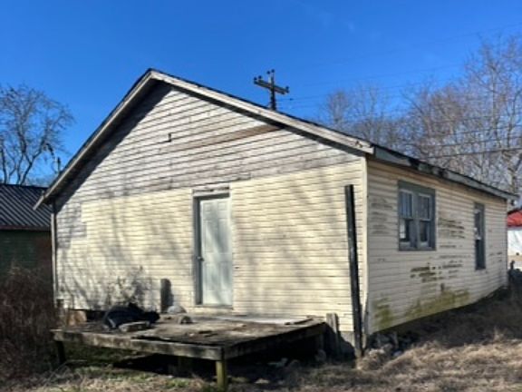 3rd image of 2127 Butler Rd