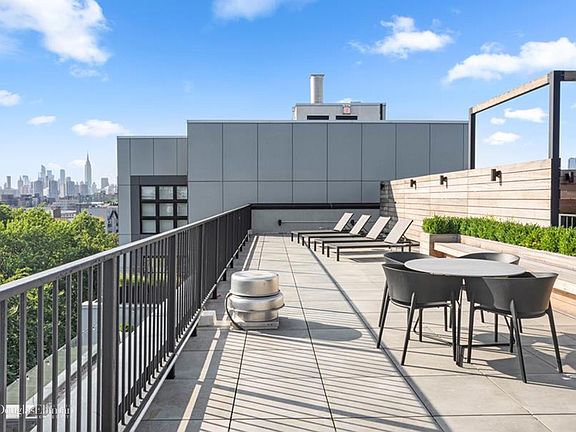 3rd image of 848 Lorimer St #1B