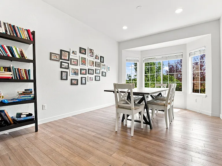 2445 Clayton Cir — Photo 9