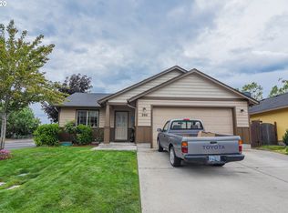 595 Raber Rd, Eugene, OR 97402