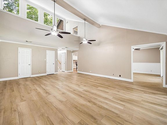 5th image of 24288 Maple Cir