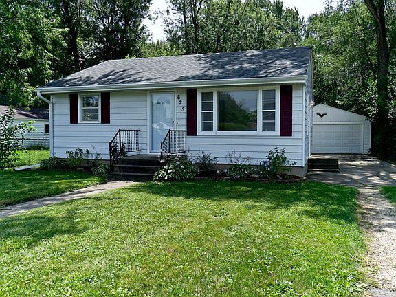 3rd image of 625 Colonial Dr