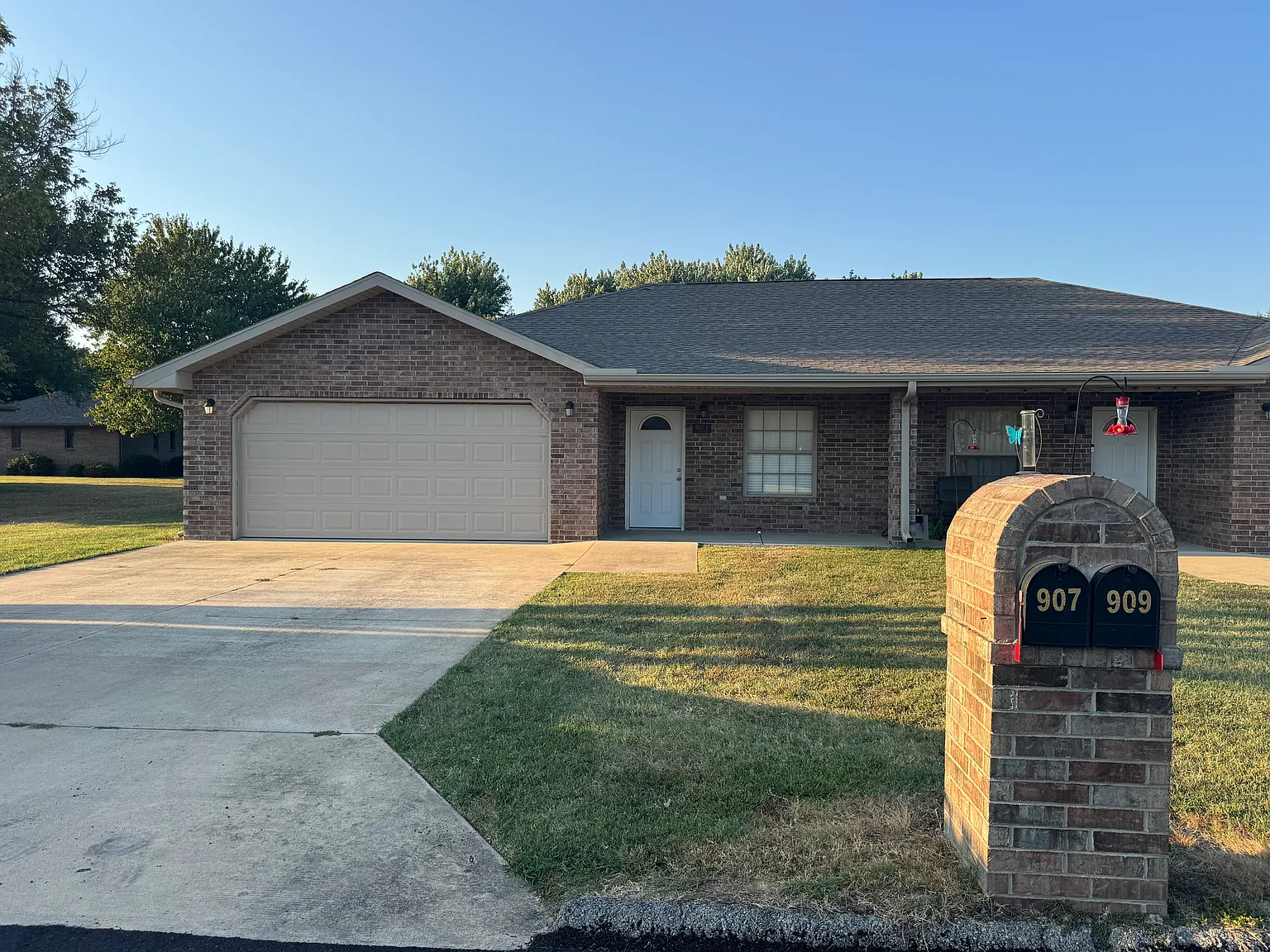 2 bed, 1300 sqft, $1,150 — Photo 1