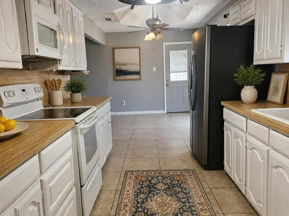 134 Ridgeway Dr, Red Oak, TX 75154