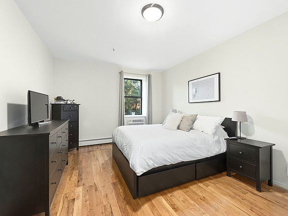 5th image of 318 Warren St APT C14