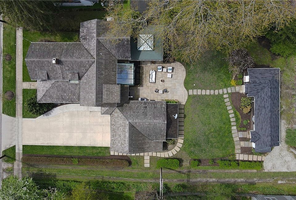 96 Maple St, Chagrin Falls, OH 44022 Zillow