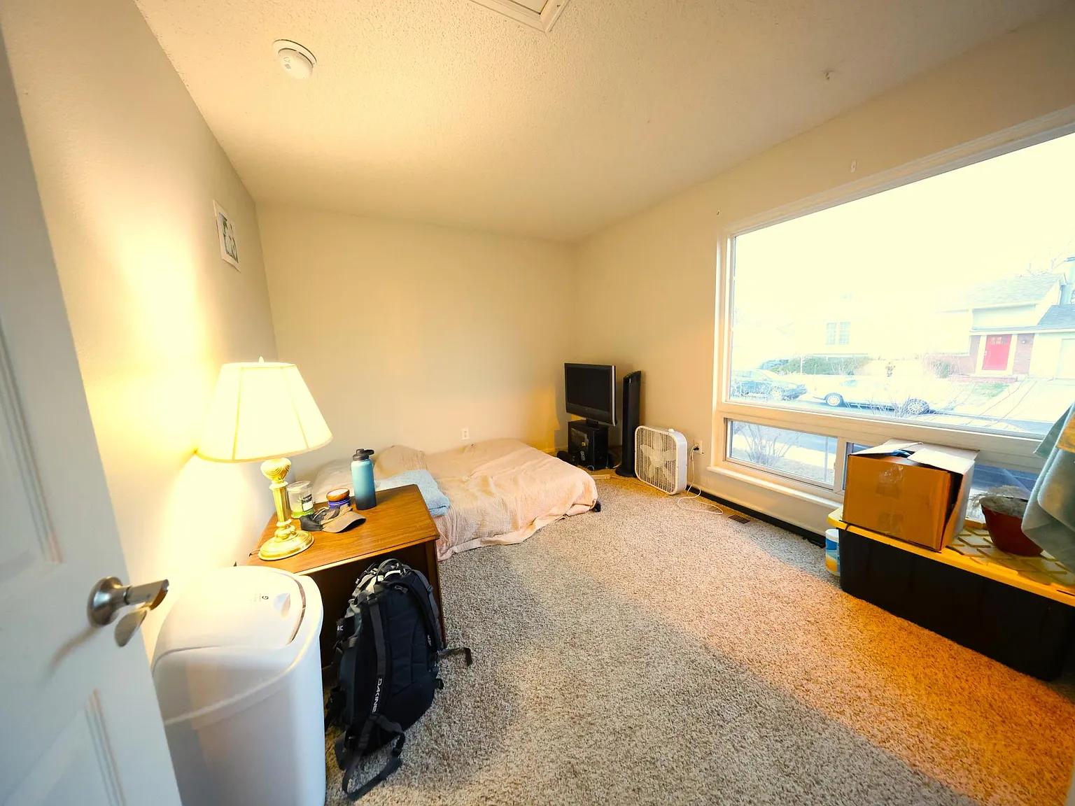 3 bed, 2.5 bath, 1656 sqft, $800 — Photo 3
