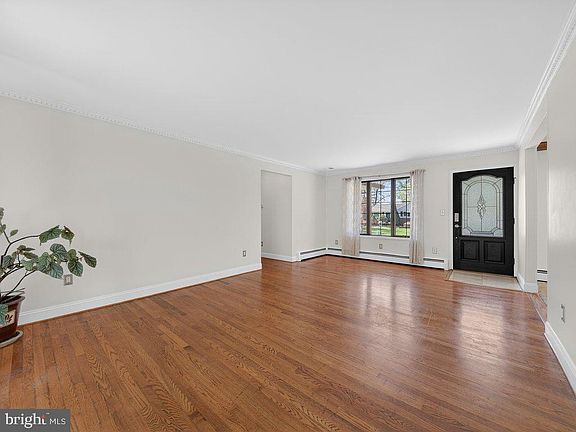 5th image of 13610 Woodedge Dr