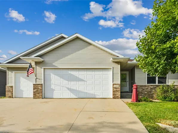 6408 Palmetto Cir SW, Cedar Rapids, IA 52404