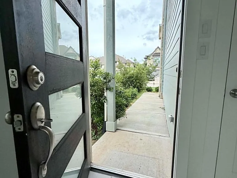 1539 Crystal Stream Dr — Photo 4