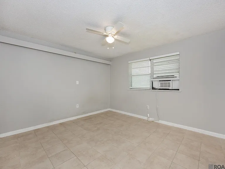 7224 Meadow Park Ave — Photo 8