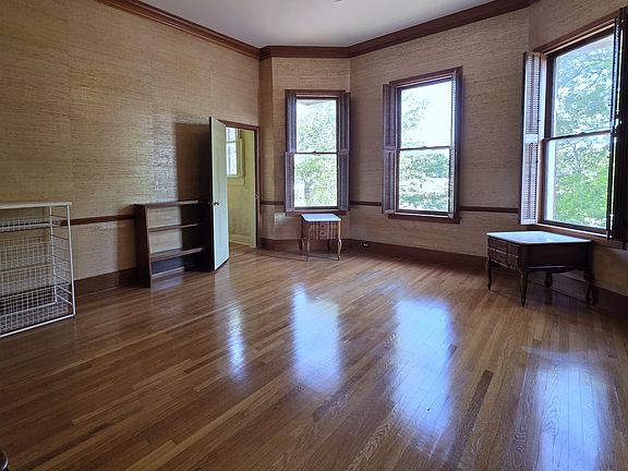3rd image of 417 S Chilton Ave #2