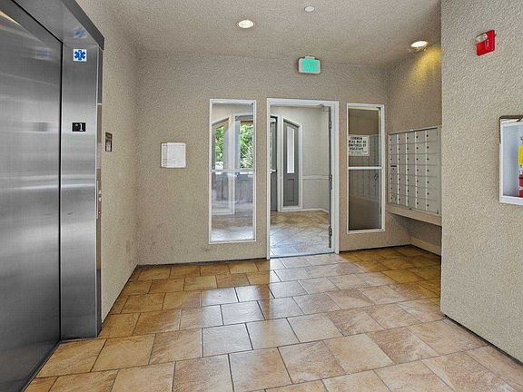 3rd image of 3255 Sawtelle Blvd APT 202