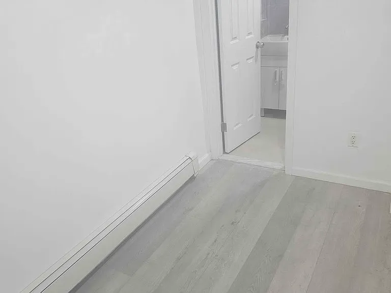 90-18 Park Ln S #2 — Photo 1