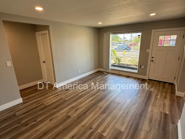 6405 Zena Dr — Photo 18