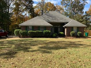 98 Mountain View Ct, Millbrook, AL 36054