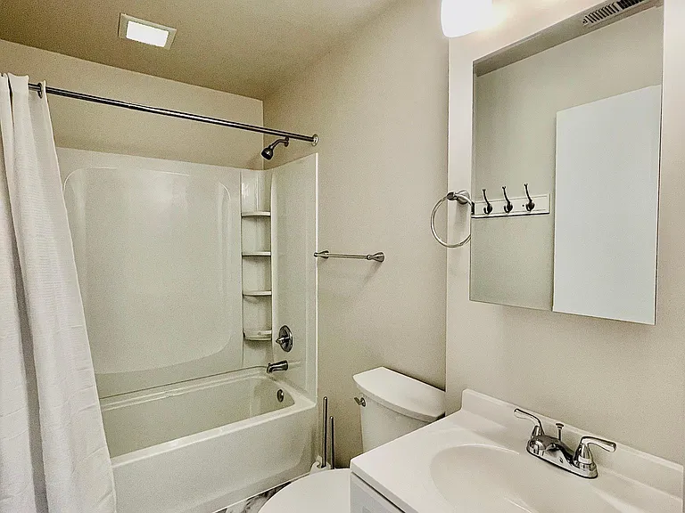 642 Lindemann Dr — Photo 18