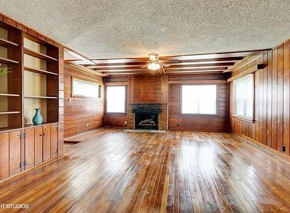 5th image of 420 NE Maple Dr