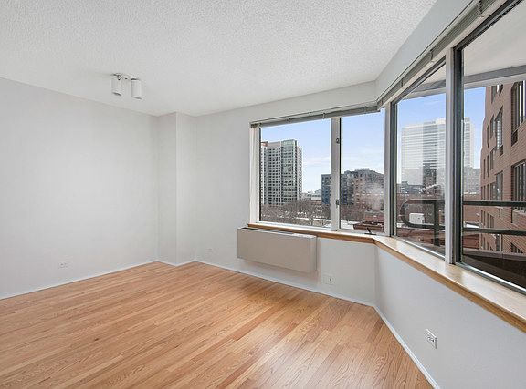 4th image of 801 S Plymouth Ct APT 708