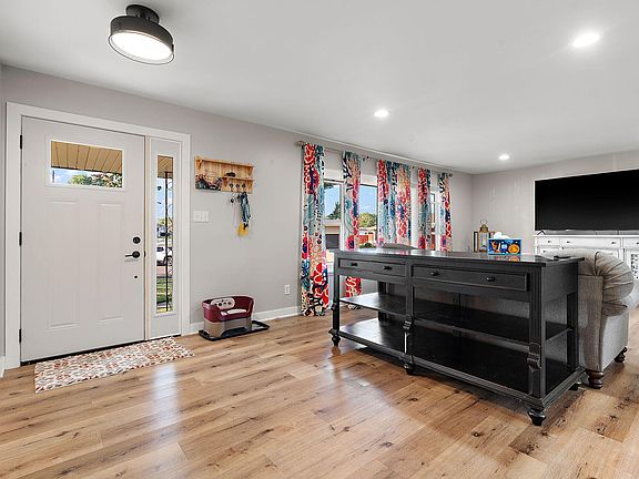 3rd image of 700 W 55th Ave