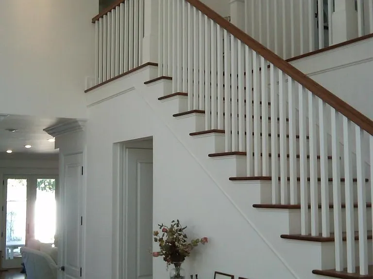 2131 N Valley Dr — Photo 7