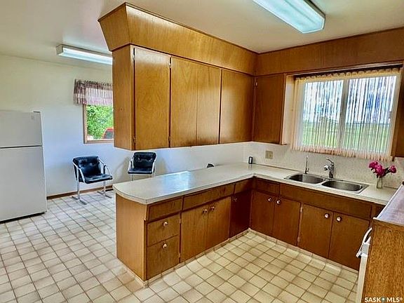 2nd image of 215 1st AVENUE
