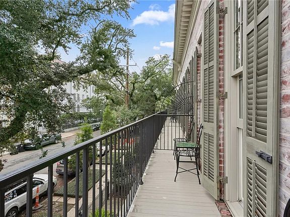 4th image of 2113 Prytania St