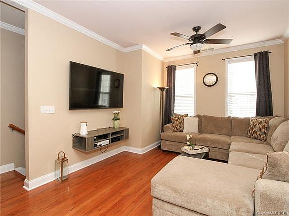 4th image of 9523 Westchire Ct