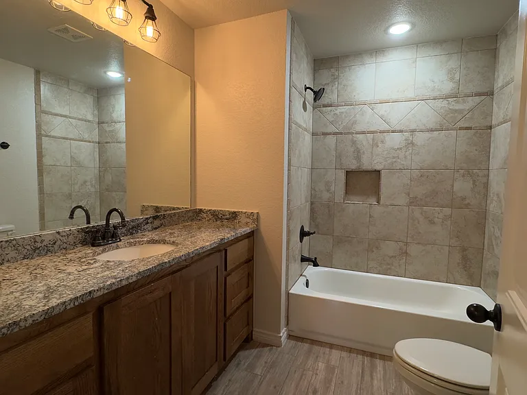 411 Pecan Tree Ct — Photo 15