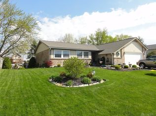 817 Sunset Dr, Englewood, OH 45322