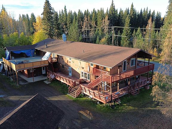 4th image of 557 Fairbanks St